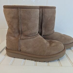 Classic UGG Suede Boots- Chestnut